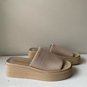 CUSHIONAIRE Knit Slide Platform Sandals with Memory Foam in Taupe - NEW